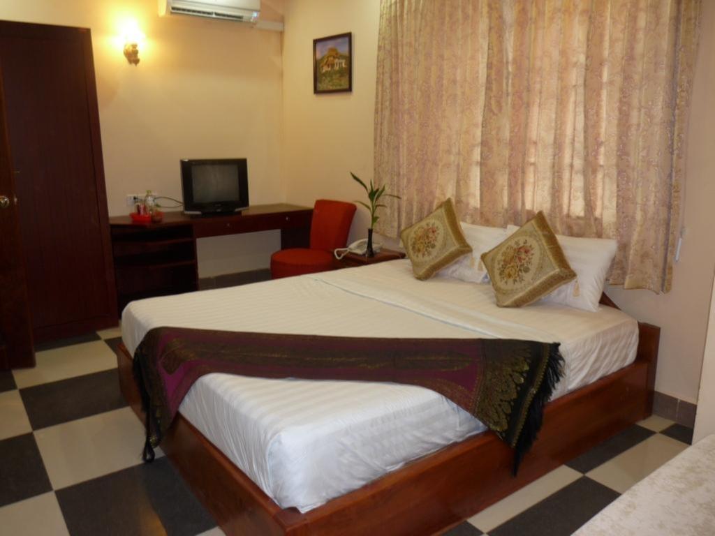 Hi Land Hotel Phnom Pen Exterior foto